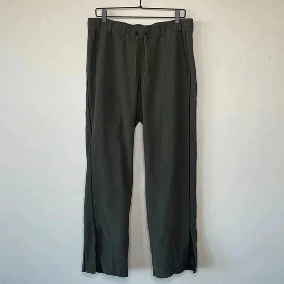 lululemon athletica Pants - Lululemon On the Right Track Pant Size 10 Dark Olive / Black